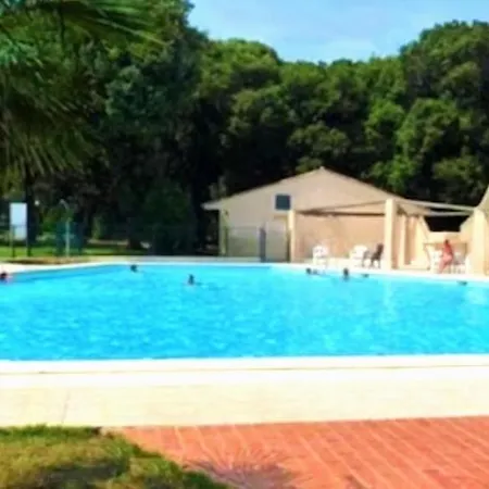 Casa de Férias Mini In Parco Con Piscina Vicino Al Mare